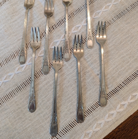 Vintage 1946 (8) Silver plated Cocktail Forks - "Newport" Pattern - Picture 7 of 7